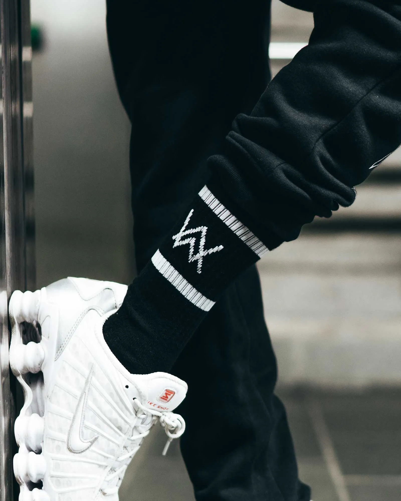 AW LOGO SPORTS SOCKS - BLACK/WHITE