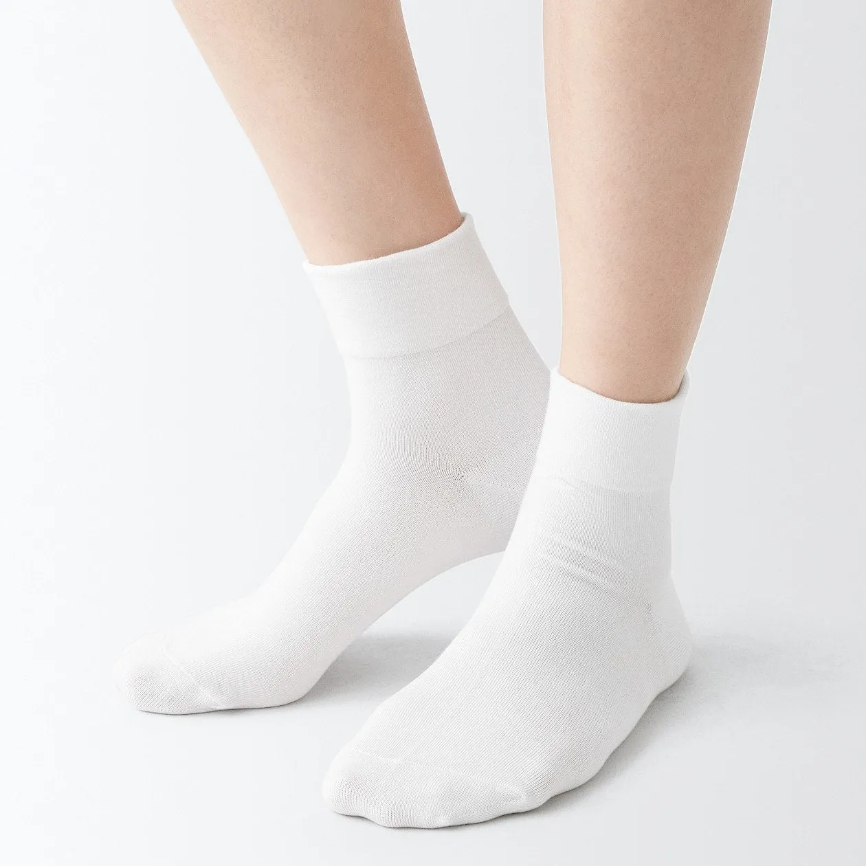 Premium Lightweight Breathable Right Angle Short Socks for Ultimate Comfort and Performance