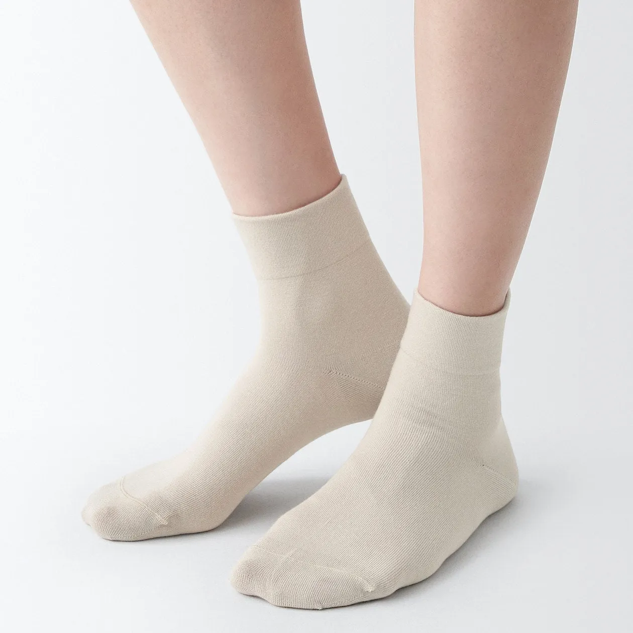 Premium Lightweight Breathable Right Angle Short Socks for Ultimate Comfort and Performance