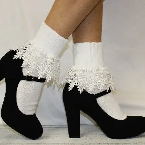 SIGNATURE  lace cuff socks - white